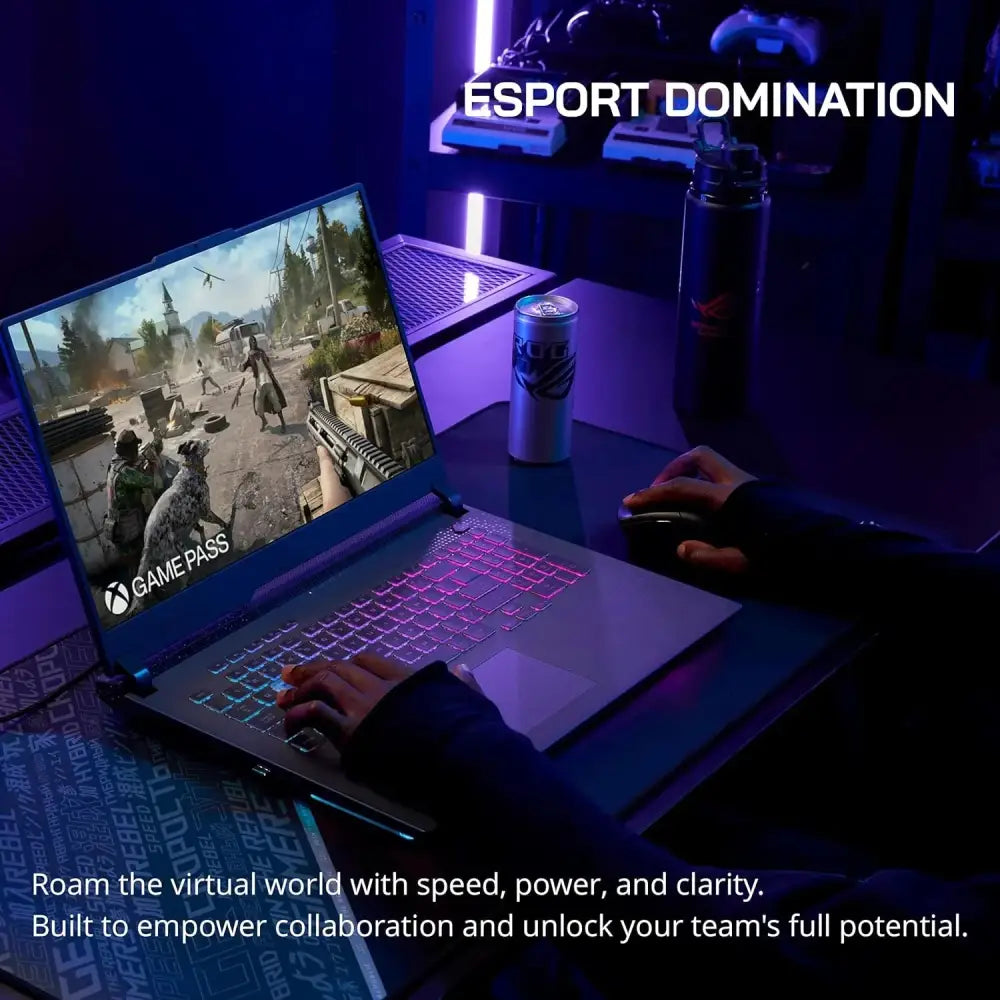Gaming laptop Asus ROG Strix G17 RTX 4060 showcasing a video game
